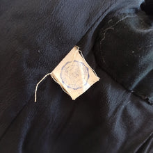 Cargar imagen en el visor de la galería, 1940s - JULIA'S by ROTH-LE-COVER, USA - New Look Black Wool Jacket - W25 (64cm)