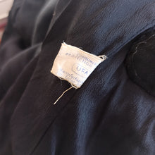 Cargar imagen en el visor de la galería, 1940s - JULIA'S by ROTH-LE-COVER, USA - New Look Black Wool Jacket - W25 (64cm)