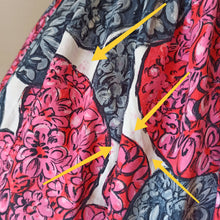Charger l'image dans la galerie, 1950s - Stunning Abstract Floral Cotton Dress - W28 (71cm)