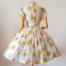 Charger l'image dans la galerie, 1950s - Spectacular Neon Pink Flowers Dress - W29 (74cm)