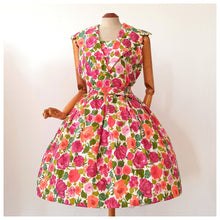 Charger l'image dans la galerie, 1950s 1960s - Stunning Abstract Floral Cotton Dress - W31.5 (80cm)