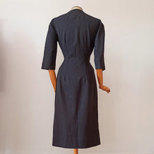 Charger l'image dans la galerie, 1950s - Superb Curvy Dark Grey Wool Dress - W31 (78cm)