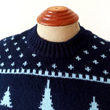 Laden Sie das Bild in den Galerie-Viewer, VTG Does 1950s - GR, Italy - Cute Ski Winter Sweater - Sz. L/XL