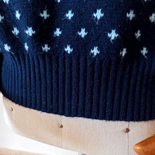 Laden Sie das Bild in den Galerie-Viewer, VTG Does 1950s - GR, Italy - Cute Ski Winter Sweater - Sz. L/XL