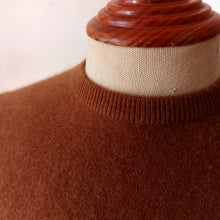 Charger l'image dans la galerie, 1950s - PRINGLE, Scotland - Gorgeous Brown Pure Cashmere Jumper - Sz. 36