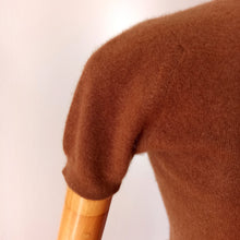 Charger l'image dans la galerie, 1950s - PRINGLE, Scotland - Gorgeous Brown Pure Cashmere Jumper - Sz. 36