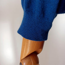 Charger l'image dans la galerie, 1950s 1960s - BALLANTYNE, Scotland - Gorgeous Blue Pure Cashmere Jumper - Sz. 42