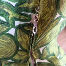 Charger l'image dans la galerie, 1950s - Stunning Abstract Green Cotton Linen Dress - W28.5 (72cm)