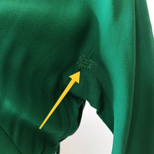 Charger l'image dans la galerie, 1940s - Extremely Elegant Glorious Green Rayon Crepe Dress - W27.5 (70cm)