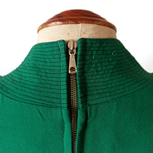 Charger l'image dans la galerie, 1940s - Extremely Elegant Glorious Green Rayon Crepe Dress - W27.5 (70cm)