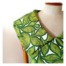 Charger l'image dans la galerie, 1950s - Stunning Abstract Green Cotton Linen Dress - W28.5 (72cm)