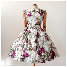 Charger l'image dans la galerie, 1950s - Adorable French Floral Buckle Back Dress - W27.5 (70cm)