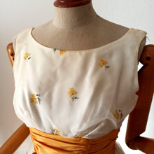 Charger l'image dans la galerie, 1950s 1960s - ILGUW, USA - Outstanding Beauty Sunflowers Organza Dress - W27 (68cm)