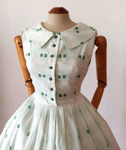 Charger l'image dans la galerie, 1950s 1960s - BETTY BARCLAY, USA - Adorable Mint Green Dress - W27.5 (70cm)