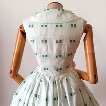 Charger l'image dans la galerie, 1950s 1960s - BETTY BARCLAY, USA - Adorable Mint Green Dress - W27.5 (70cm)
