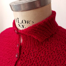 Charger l'image dans la galerie, 1950s 1960s - Beautiful Hand Knitted Burgundy Set - Sz. S/M