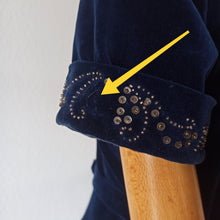 Cargar imagen en el visor de la galería, 1940s - Stunning Blue Velvet Beaded Dress - W29 (74cm)