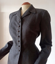 Load image into Gallery viewer, 1940s - ALEXON, UK - Elegant Grey Wool New Look Jacket - W30 (76cm)