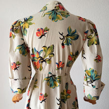 Charger l'image dans la galerie, 1940s - Spectacular German Seersucker Cotton House Dress - W28 (72cm)