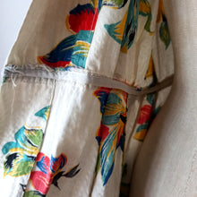 Charger l'image dans la galerie, 1940s - Spectacular German Seersucker Cotton House Dress - W28 (72cm)