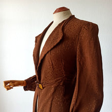 Load image into Gallery viewer, 1930s 1940s - Elegant Brown Rayon Silk Lucite Buckle Duster