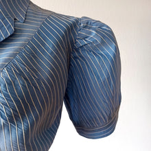 Carica l'immagine nel visualizzatore di Gallery, 1940s - EN RELIEF, PARIS - Deadstock Blue Blouse - W38 (96cm)