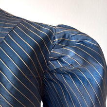 Carica l'immagine nel visualizzatore di Gallery, 1940s - EN RELIEF, PARIS - Deadstock Blue Blouse - W38 (96cm)