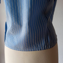Carica l'immagine nel visualizzatore di Gallery, 1940s - EN RELIEF, PARIS - Deadstock Blue Blouse - W38 (96cm)
