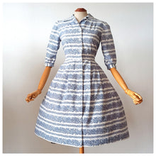 Charger l'image dans la galerie, 1950s -Gorgeous Novelty Print Cotton Dress - W31 (80cm)