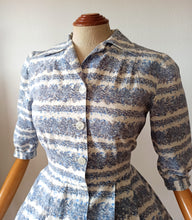 Charger l'image dans la galerie, 1950s -Gorgeous Novelty Print Cotton Dress - W31 (80cm)