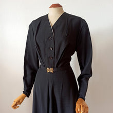 Carica l'immagine nel visualizzatore di Gallery, 1940s - Superb German Black Textured Gab Rayon Dress - W33 (84cm)