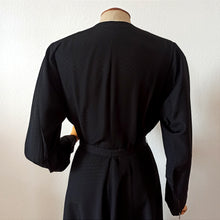 Carica l'immagine nel visualizzatore di Gallery, 1940s - Superb German Black Textured Gab Rayon Dress - W33 (84cm)
