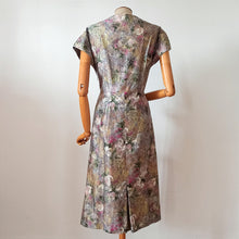 Charger l'image dans la galerie, 1950s - Stunning Floral Silky Cotton Dress - W34 (86cm)