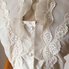 Charger l'image dans la galerie, 1950s - Exquisite White Nylon Blouse - W32 (82cm)