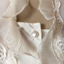 Charger l'image dans la galerie, 1950s - Exquisite White Nylon Blouse - W32 (82cm)
