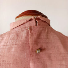 Charger l'image dans la galerie, 1950s - Adorable Antique Pink Rayon Blouse - W37 (94cm)