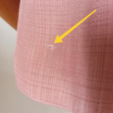 Charger l'image dans la galerie, 1950s - Adorable Antique Pink Rayon Blouse - W37 (94cm)