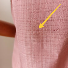 Charger l'image dans la galerie, 1950s - Adorable Antique Pink Rayon Blouse - W37 (94cm)