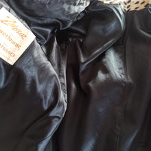 Charger l'image dans la galerie, 1950s - ZANZIBAR - LA FRANCE - Stunning Cheetah Faux Coat