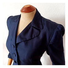 Carica l'immagine nel visualizzatore di Gallery, 1940s - Elegant Midnight Blue Satin Silk Dress - W28.5 (72cm)