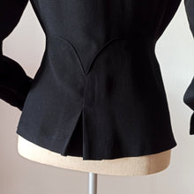 Cargar imagen en el visor de la galería, 1940s - Exquisite Couture Black Silk Crepe Jacket - W30 (76cm)
