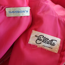 Carica l'immagine nel visualizzatore di Gallery, 1960s - MISS ELLIET, California - Stunning Pink Cocktail Dress - W24 (60cm)