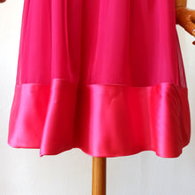 Carica l'immagine nel visualizzatore di Gallery, 1960s - MISS ELLIET, California - Stunning Pink Cocktail Dress - W24 (60cm)