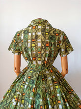 Charger l'image dans la galerie, 1950s - Stunning French Abstract Print Dress - W25 (62cm)
