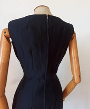 Charger l'image dans la galerie, 1960s - Gorgeous Black Wool Cotton Lace Dress - W28.5 (72cm)