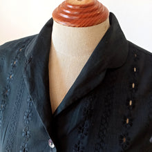 Charger l'image dans la galerie, 1950s - Gorgeous Black Embroidery Cotton Blouse - W32 (82cm)