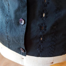 Charger l'image dans la galerie, 1950s - Gorgeous Black Embroidery Cotton Blouse - W32 (82cm)