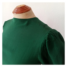 Cargar imagen en el visor de la galería, 1930s - Glorious Forest Green Rayon Crepe Dress - W28.5 (72cm)