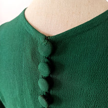 Cargar imagen en el visor de la galería, 1930s - Glorious Forest Green Rayon Crepe Dress - W28.5 (72cm)