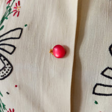 Cargar imagen en el visor de la galería, 1940s - Ultragorgeous Embroidery Vanilla Rayon Blouse - W31 (78cm)